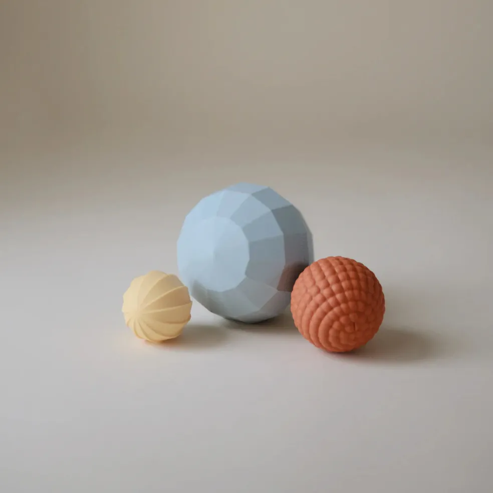 balle_de_motricit_bleu__m_1.webp Balle de Motricité Bleu - Mushie