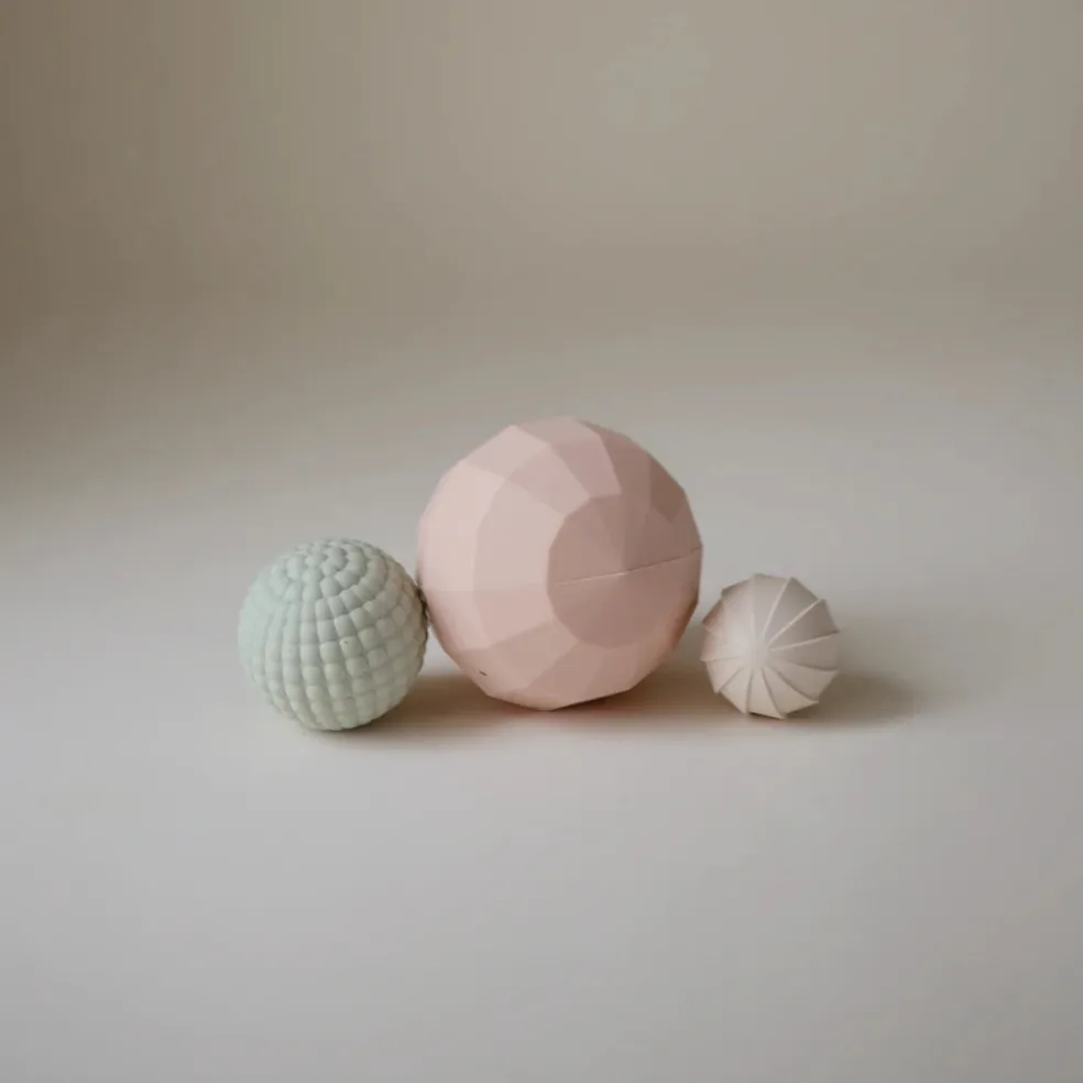 balle_de_motricit_blush___1.webp Balle de Motricité Blush - Mushie