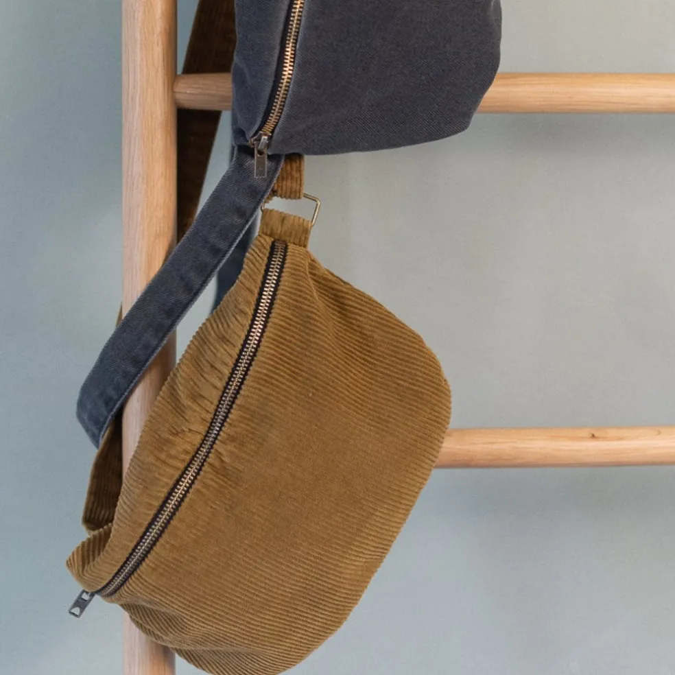 banane_velours_ambre__mar_2.webp Banane Velours Ambre - Marlot Paris