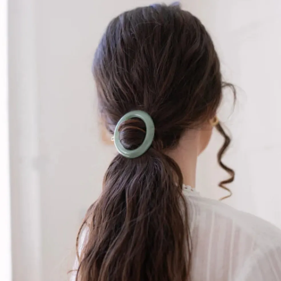 barrette_ronde_vert_deau__2.webp Barrette Ronde vert d'Eau - Bachca
