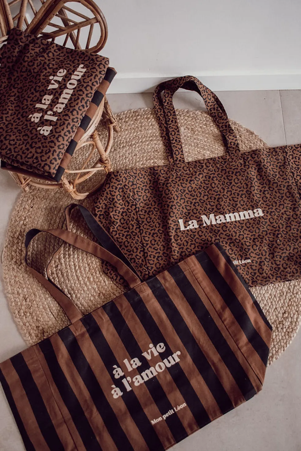 cabas_lopard_quotla_mamma_2.webp Cabas Léopard "La Mamma" - Mon Petit Léon