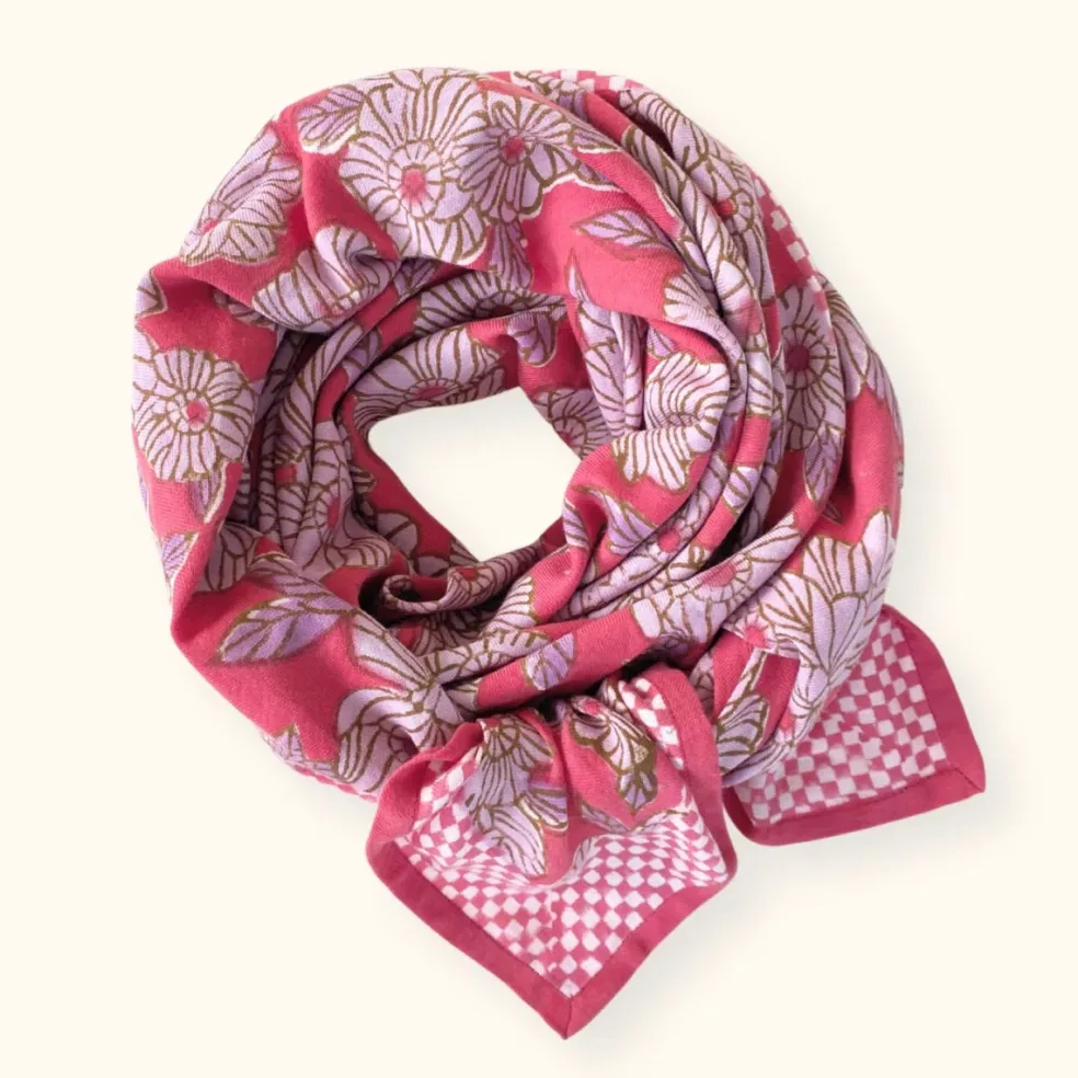 foulard_latika_bloom_mage_0.webp Foulard Latika Bloom Magenta - Apaches Collections
