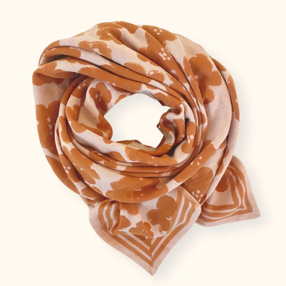foulard_latika_flora_bold_0-1.webp Foulard Latika Flora Bold Orange - Apaches Collections