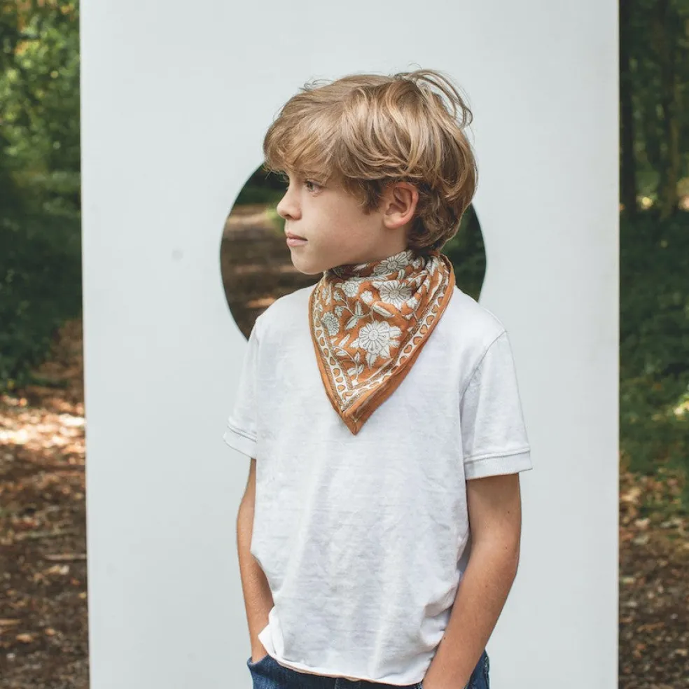 foulard_manika_coeurs_cht_1.webp Foulard Manika Coeurs Châtaigne - Apaches Collections