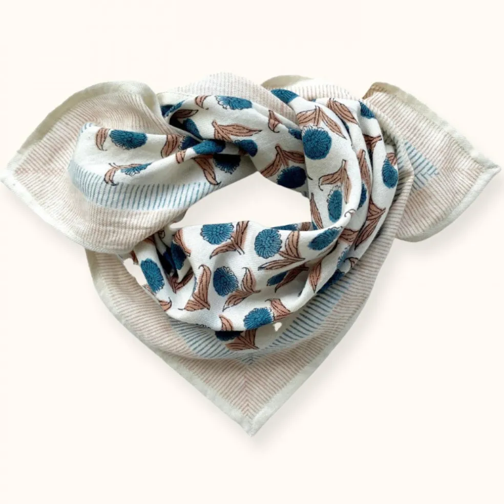 foulard_manika_lotus_cham_0.webp Foulard Manika Lotus Chamallow - Apaches Collections