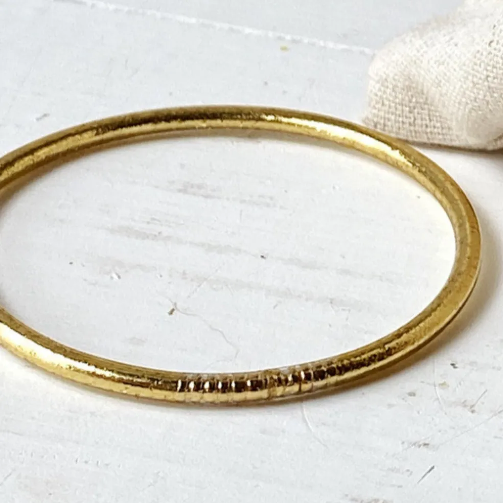 jonc_bouddhiste_fin_or_cl_0.webp Jonc Bouddhiste Fin Or Clair - Chérie Sheriff