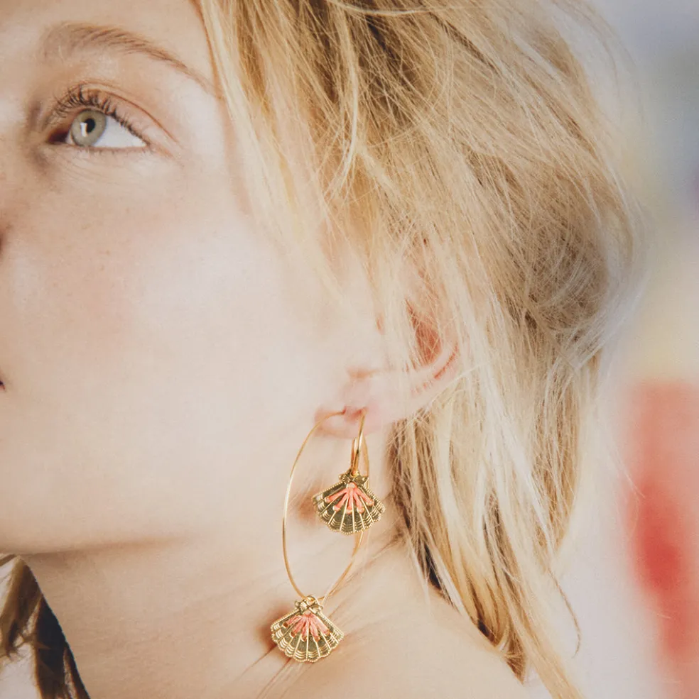 pendentif_amulette_coquil_2-1.webp Pendentif Amulette Coquillage Or Rose Fluo - Camille Enrico