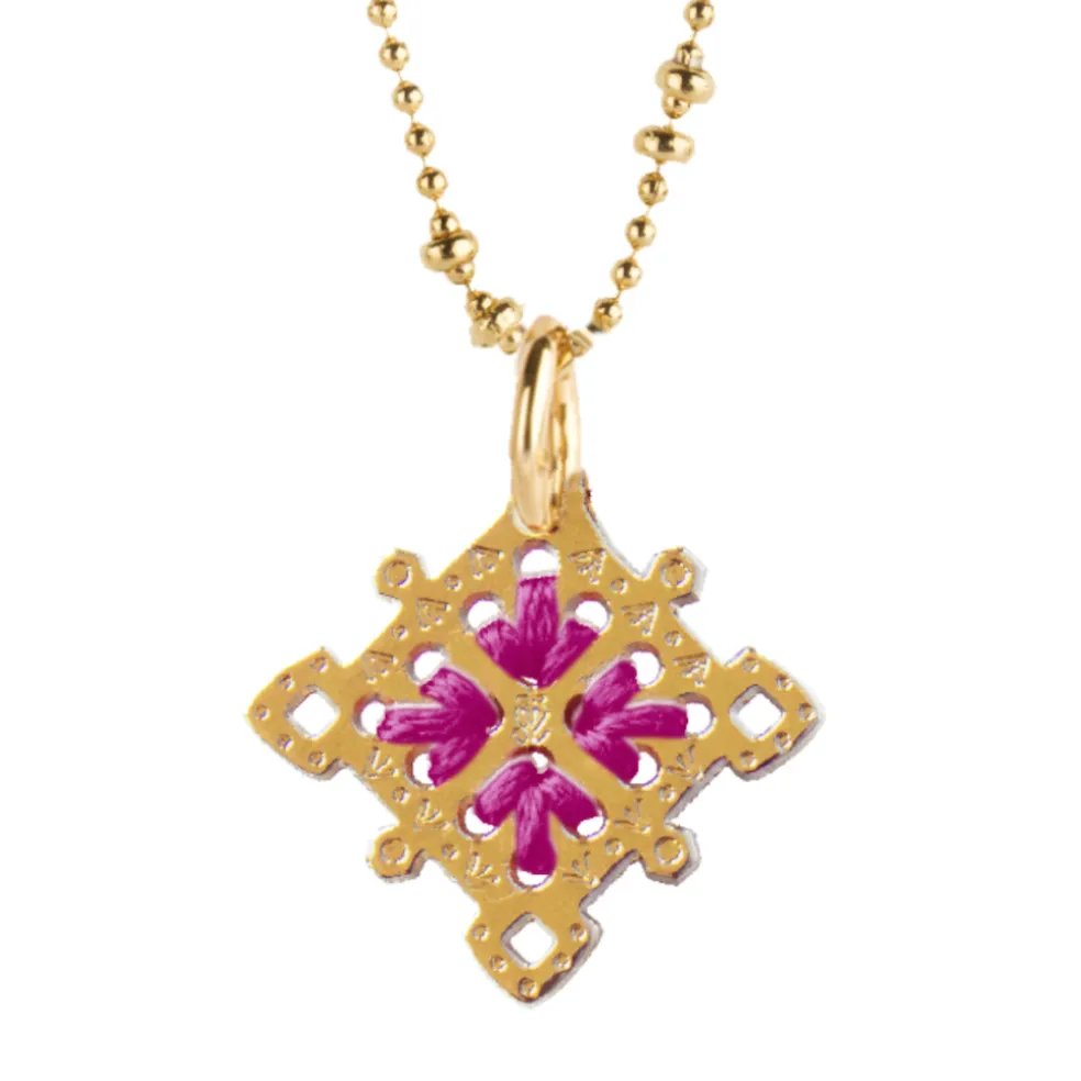 pendentif_amulette_losang_0-1.webp Pendentif Amulette Losange Or Fuchsia - Camille Enrico