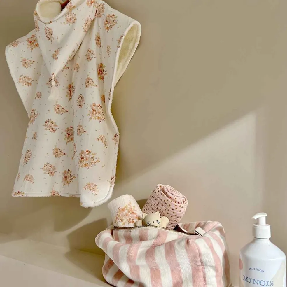 poncho_ppito_bouquet__ros_2.webp Poncho Pépito Bouquet - Rose In April