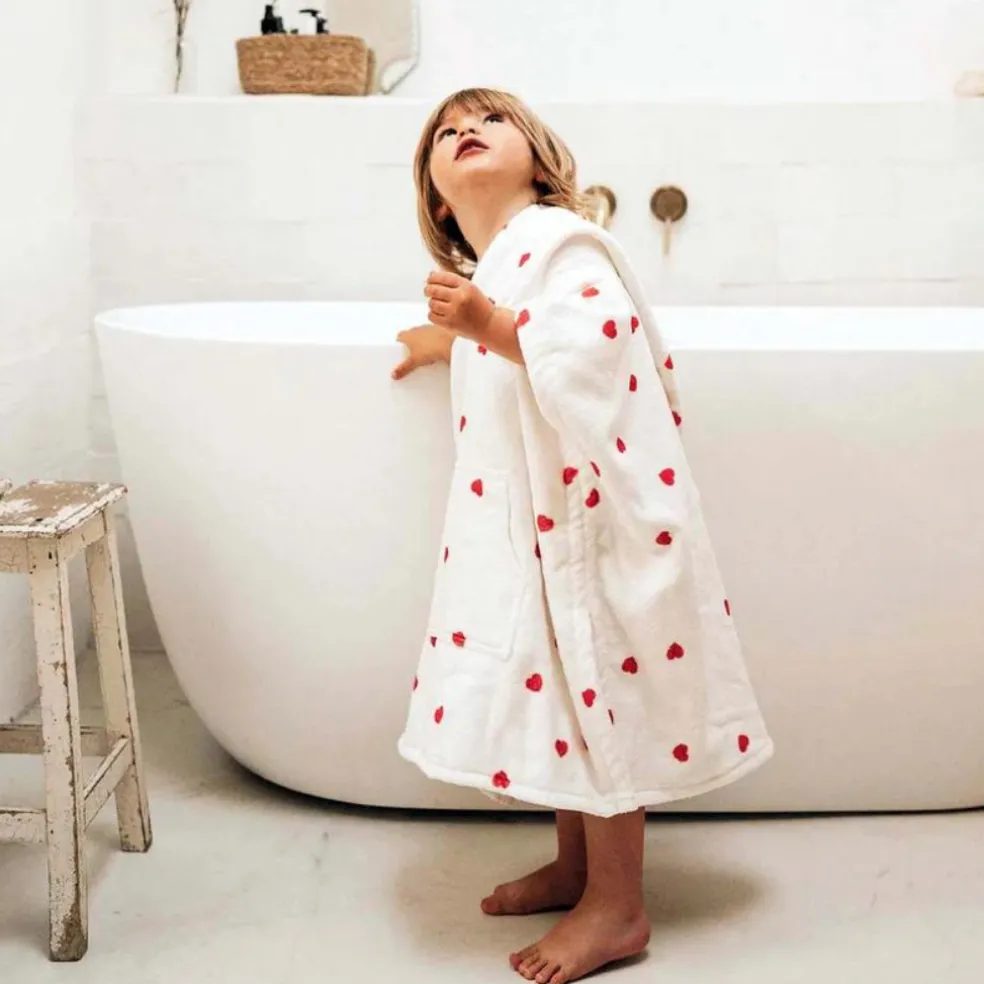 poncho_suzon_curs_rouges__2.webp Poncho Suzon Cœurs Rouges- Rose In April