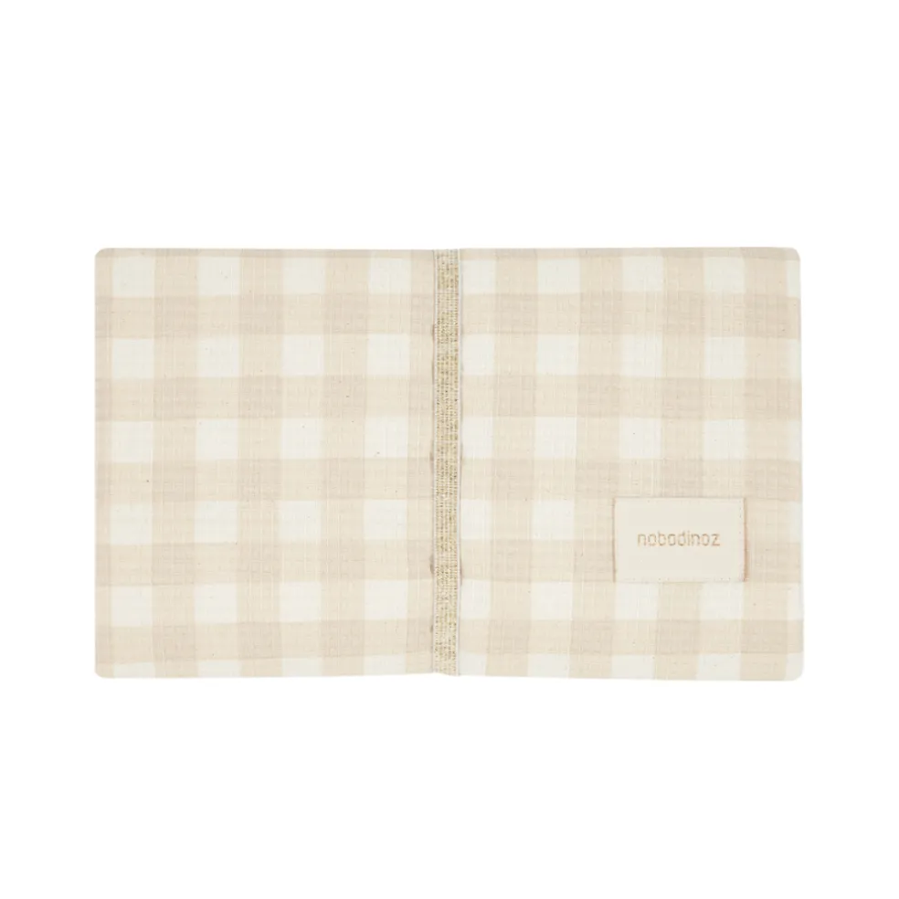 tapis__langer_vichy__nobo_0.webp Tapis à Langer Vichy - Nobodinoz