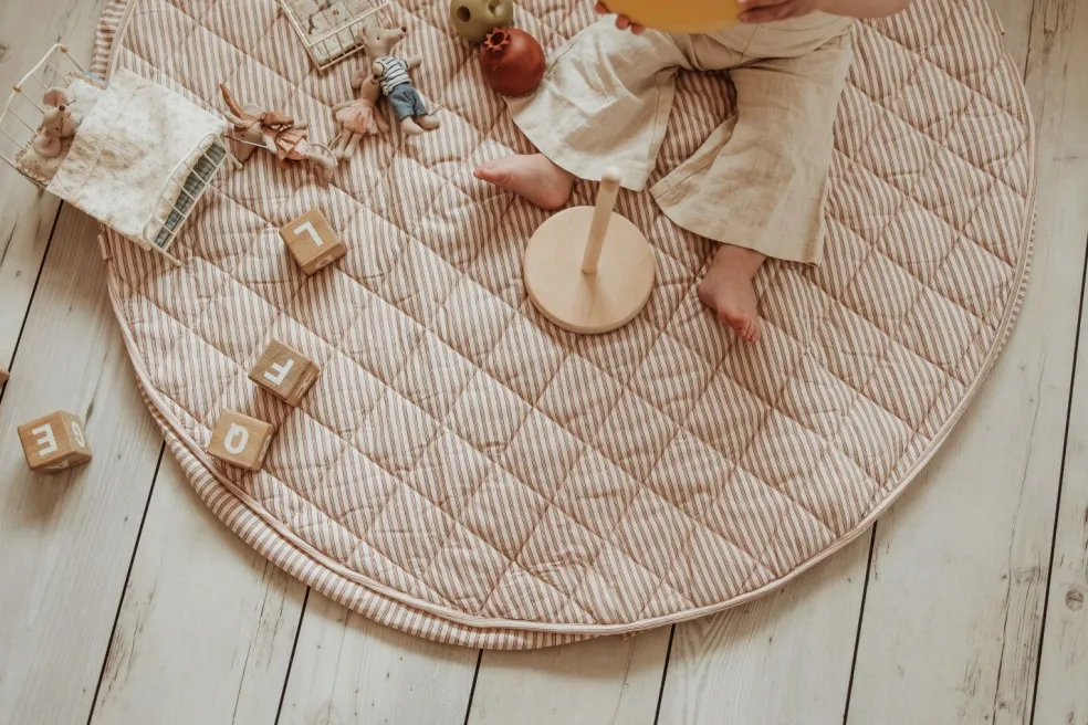 tapis_dveil_et_sac__lange_2-1.webp Tapis d'Éveil et Sac à Langer Stripes Brown - Play and Go