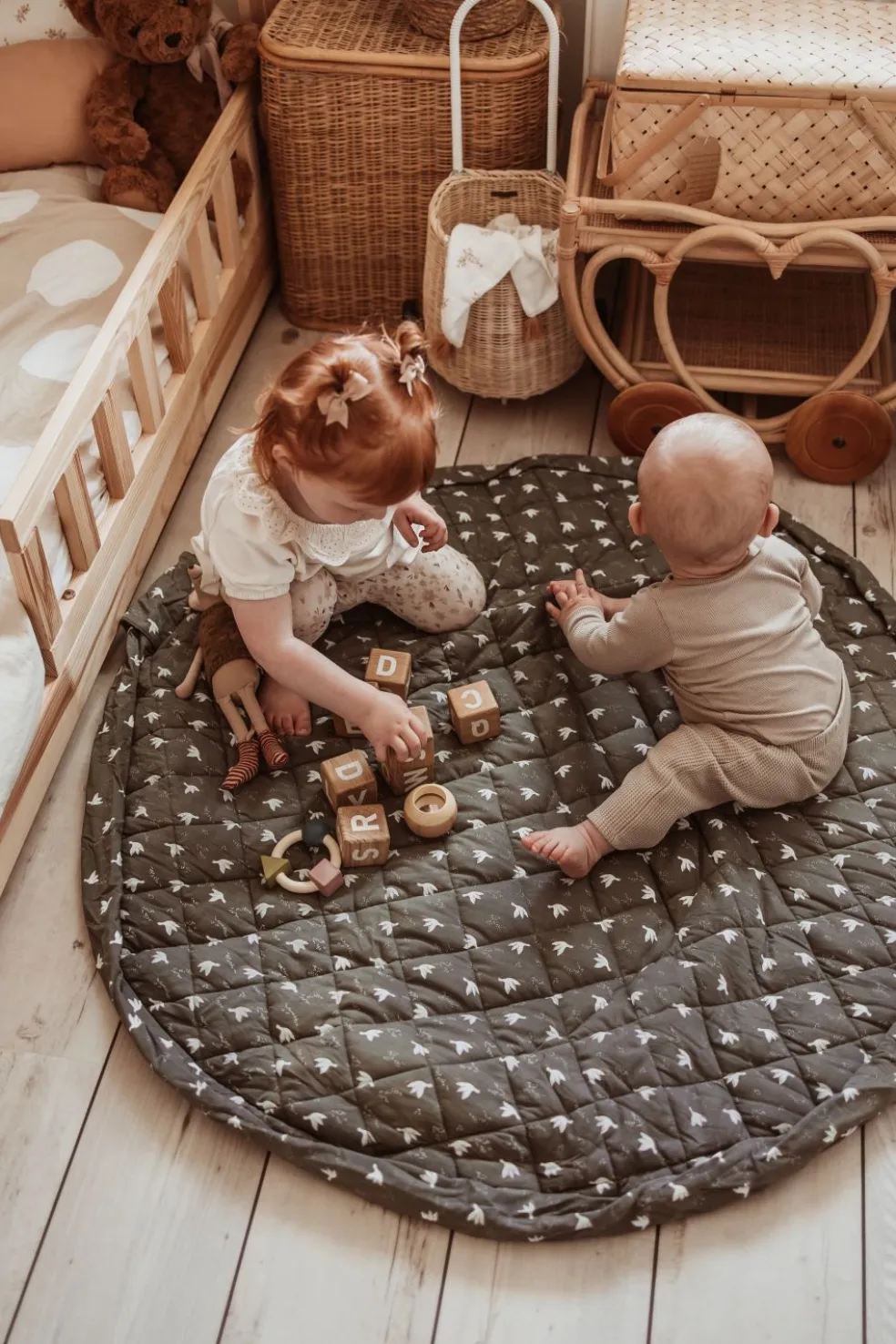 tapis_dveil_et_sac__lange_2.webp Tapis d'Éveil et Sac à Langer Birds - Play and Go