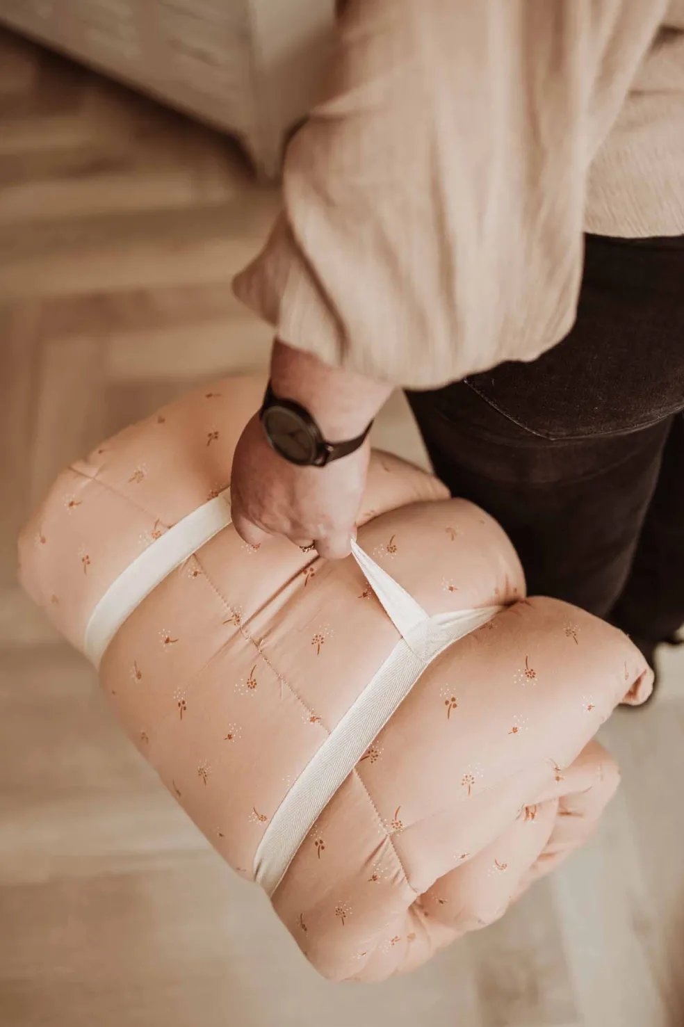 tapis_eveil_et_sac__lange_4.webp Tapis Eveil et Sac à Langer Soft Fleurs - Play and Go