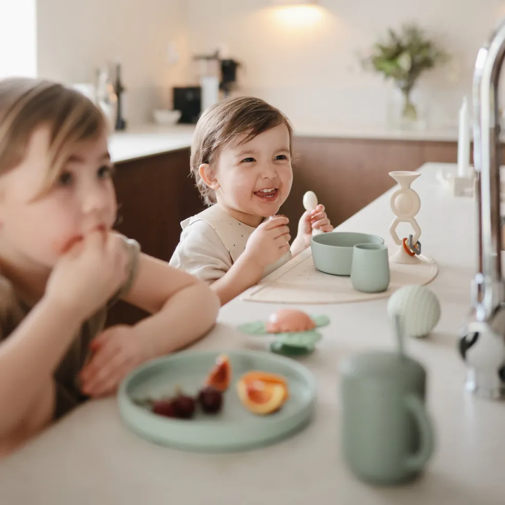 tasse_silicone_vert__mush_1.webp Tasse Silicone Vert - Mushie