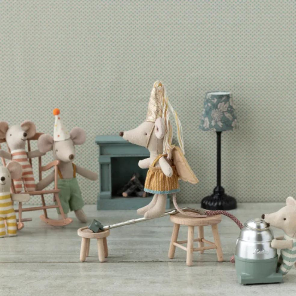 tenue_de_fe_dans_sa_valis_2.webp Tenue de Fée dans sa Valisette, Petite sœur - Maileg