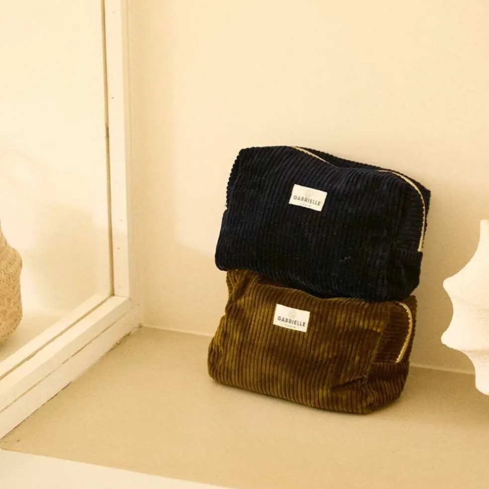 trousse_de_toilette_en_ve_0.webp Trousse de Toilette en Velours Bleu Marine - Gabrielle Paris