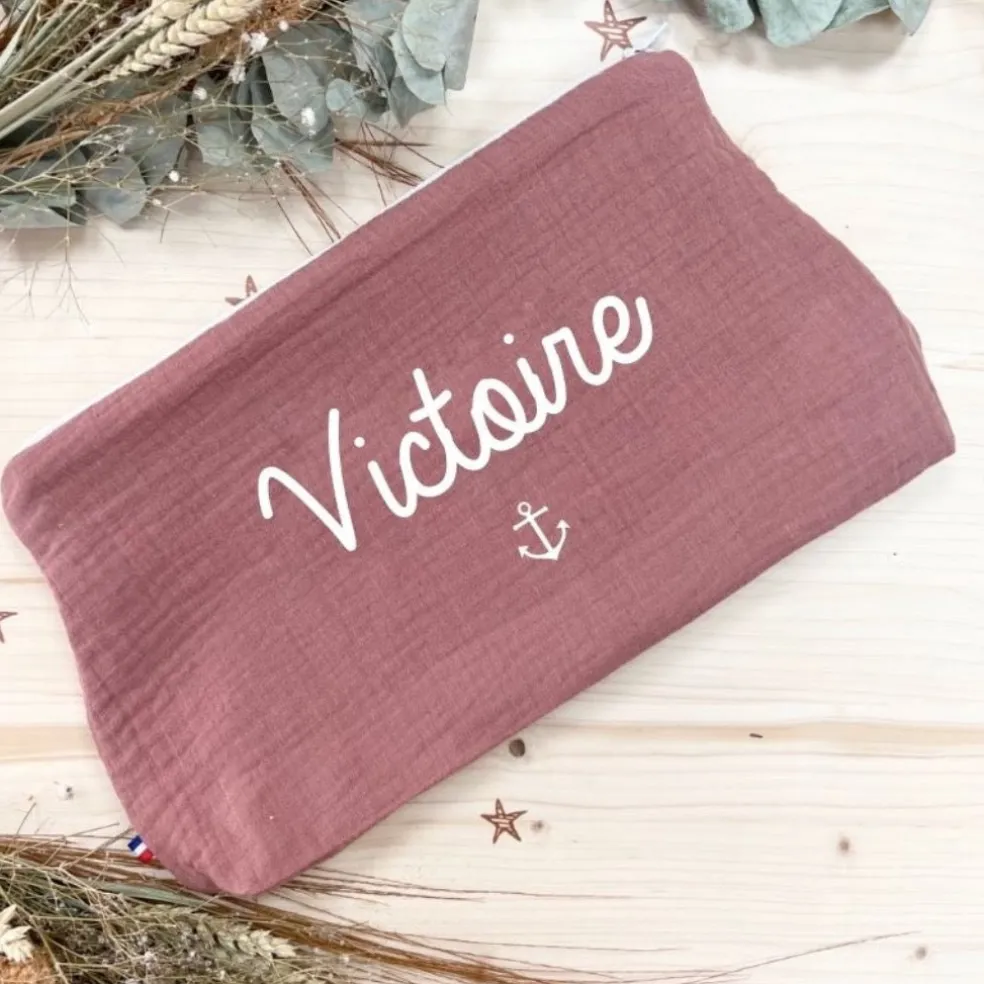 trousse_de_toilette_perso_2.webp Trousse de Toilette Personnalisable Vieux Rose - Oh la la Paris